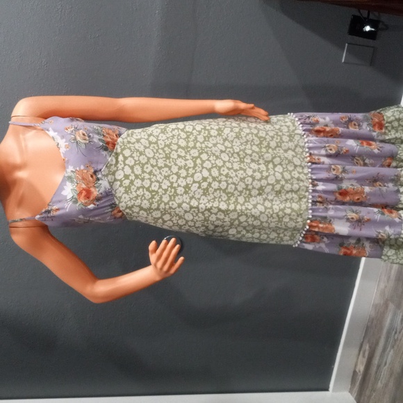 MELLODAY Dresses & Skirts - MELLODAY Two Tone Floral Print Women's Empire Waist Midi Dress Size S